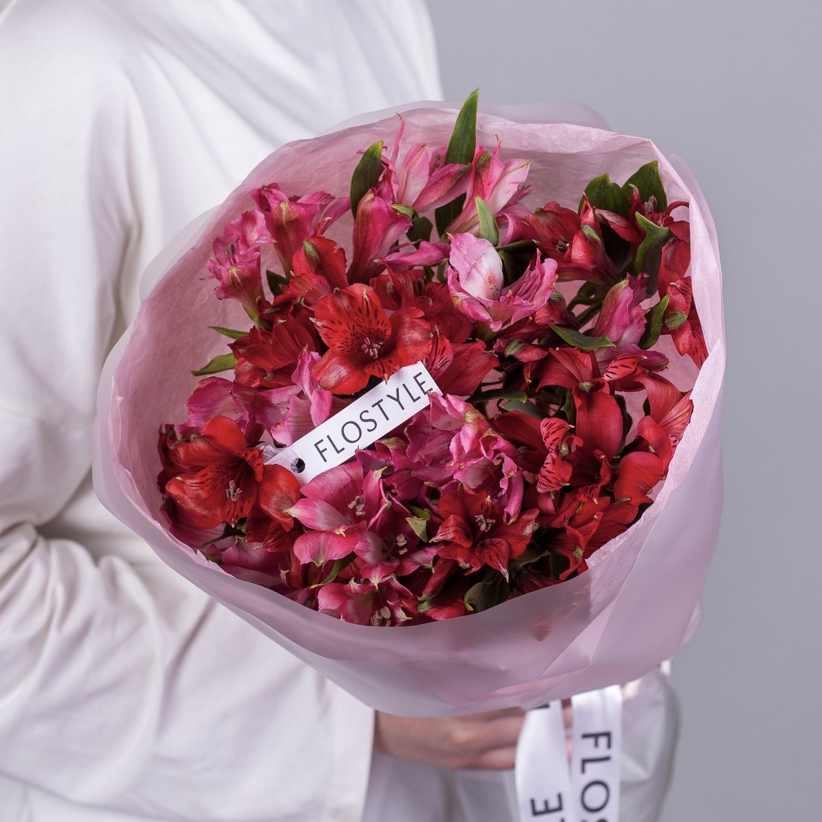 yarkij buket alstromerij 7